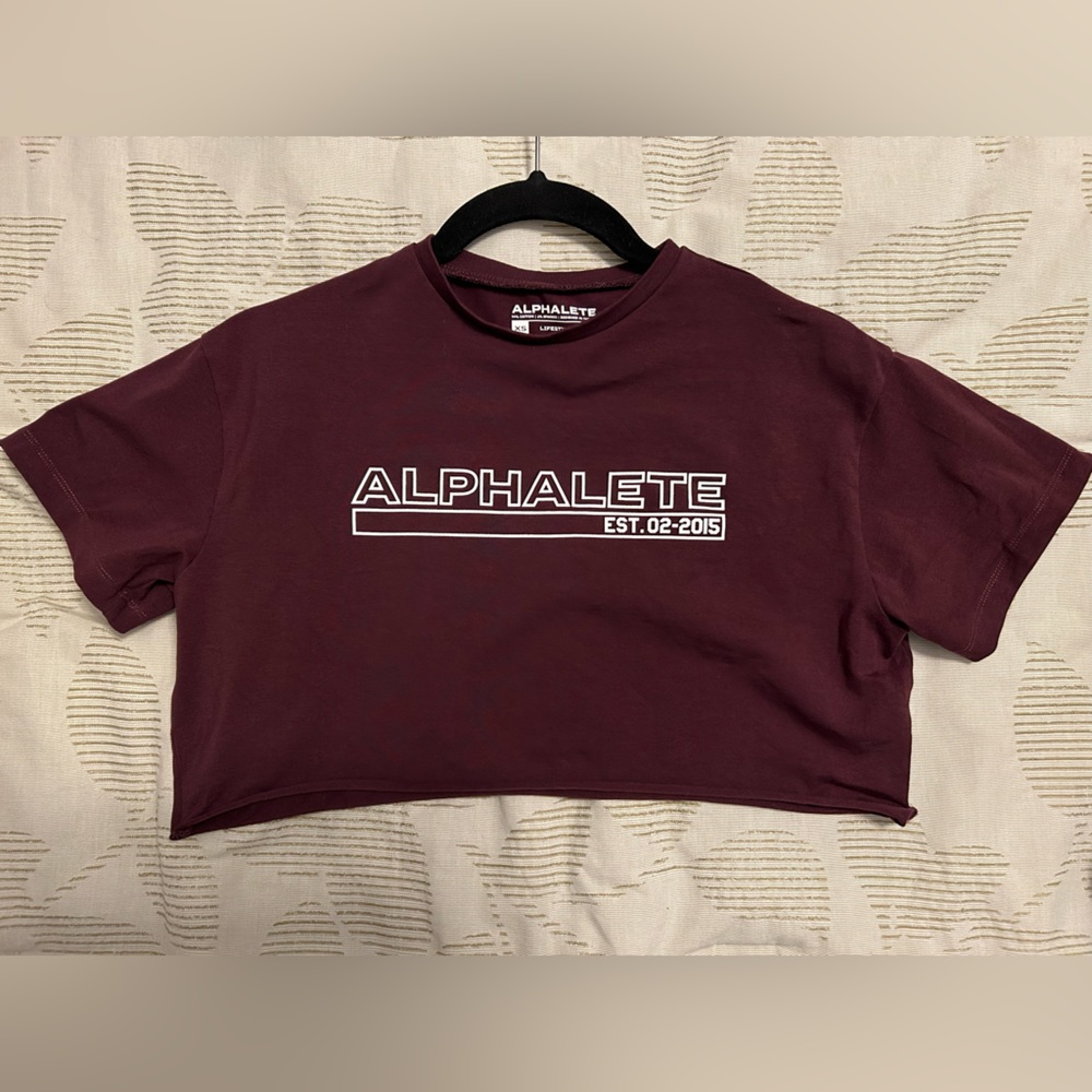 Alphalete crop shirt